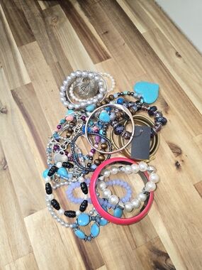 Assorted Women's Beaded & Pearl Bracelet Set